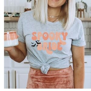 Gray 'Spooky Bride' Graphic Tee